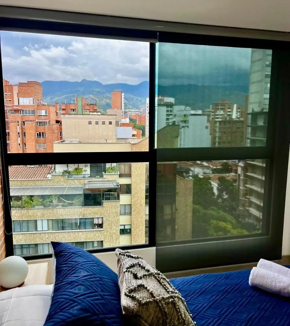 Apartamentos En Laureles Medellin Con Aire Acondicionado 0*,