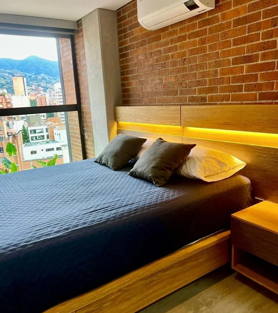 Apartamentos En Laureles Medellin Con Aire Acondicionado 0*,  Colombia