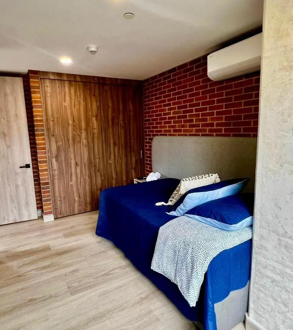 Apartamentos En Laureles Medellin Con Aire Acondicionado 0*,  Colombia
