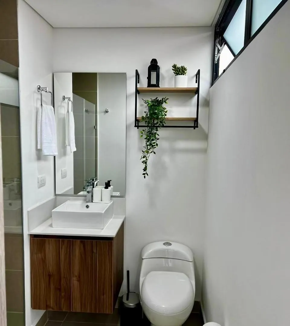 Apartamentos En Laureles Medellin Con Aire Acondicionado 0*,