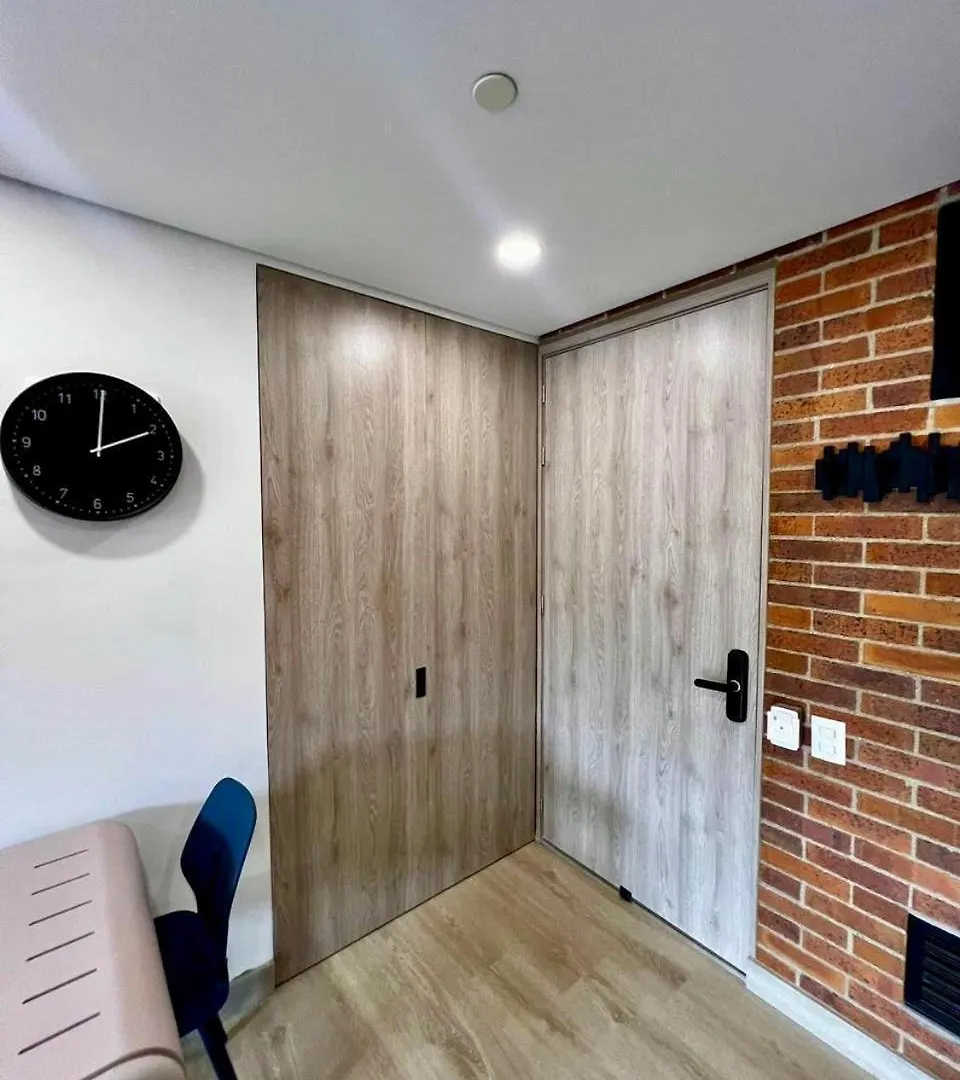 Apartamentos En Laureles Medellin Con Aire Acondicionado 0*,